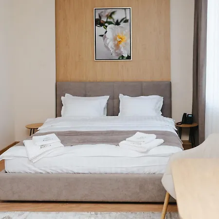 Hotel Forest Retreat Center Kyiv