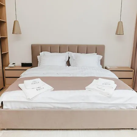 Hotel Forest Retreat Center Kyiv